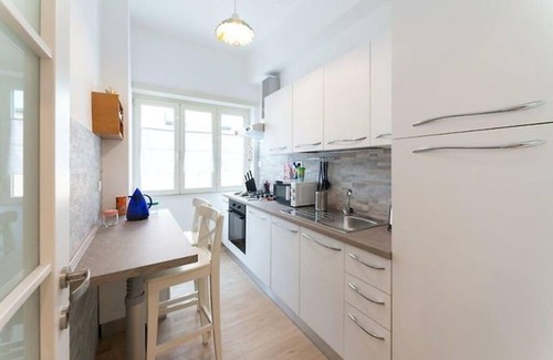 Gianicolo Apartment | Spacious and bright House in Rome near Trastevere CIN IT058091C27UZFFJ25