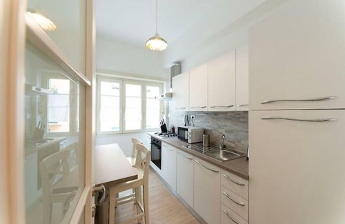 Gianicolo Apartment | Spacious and bright House in Rome near Trastevere CIN IT058091C27UZFFJ25