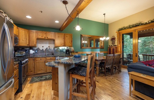 Keystone House | Spacious and Bright Keystone Townhome