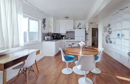 Parkside Apartment | Spacious and charming 1-bedroom apartment on Ocean Beach