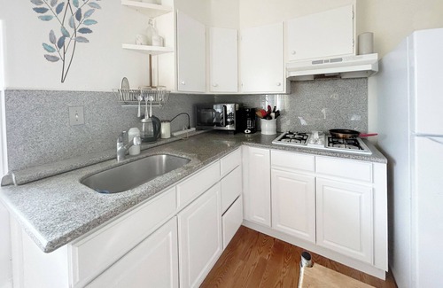Parkside Apartment | Spacious and charming 1-bedroom apartment on Ocean Beach