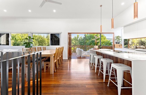 Yeronga House | Spacious and close to everything.