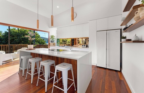 Yeronga House | Spacious and close to everything.