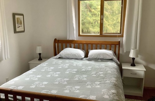 Proctor House | Spacious and comfortable home nestled in the mountains by Kootenay Lake