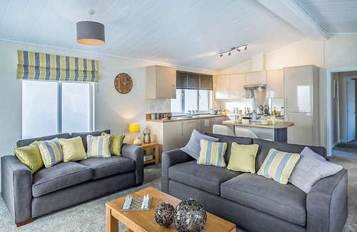 King's Lynn Ski Chalet | Spacious and contemporary lodge perfect for a family retreat.