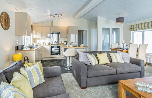 King's Lynn Ski Chalet | Spacious and contemporary lodge perfect for a family retreat.