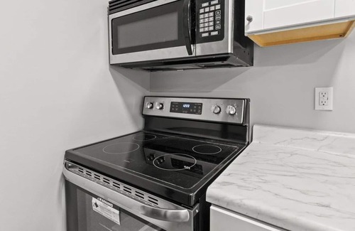 Huntsville Apartment | Spacious and Fully Renovated 2 BR, 1 RR