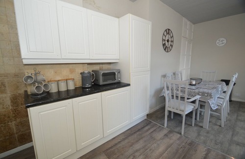 Gateshead Condo | Spacious and Homely 3 Bedroom Flat | SuiteLivin