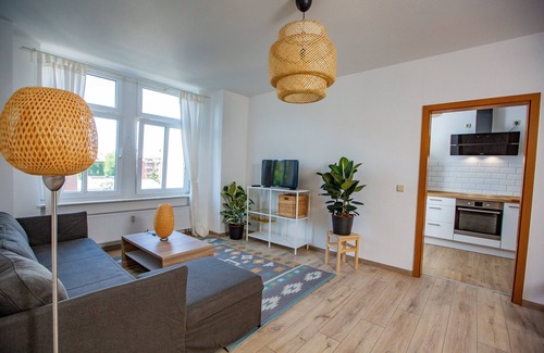 Andreasvorstadt Apartment | Spacious and modern holiday apartment "City pearl by the rippling water"