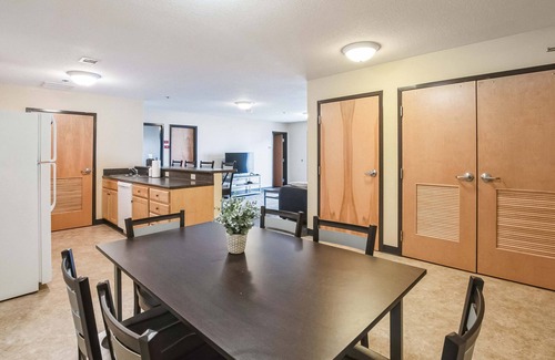 Ontario Apartment | Spacious and Modern Stay to Relax & Recharge