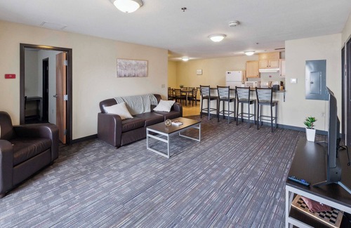 Ontario Apartment | Spacious and Modern Stay to Relax & Recharge