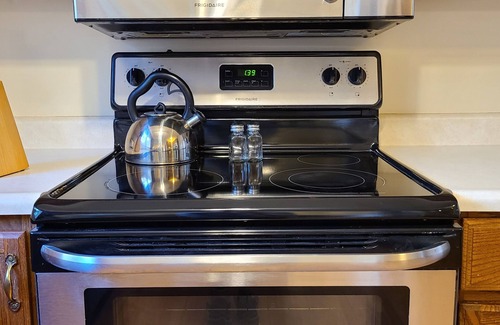 Petersburg House | Spacious and private home. Located 2 miles from the Creation Museum. Sleeps 14.
