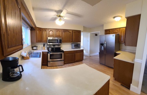 Petersburg House | Spacious and private home. Located 2 miles from the Creation Museum. Sleeps 14.