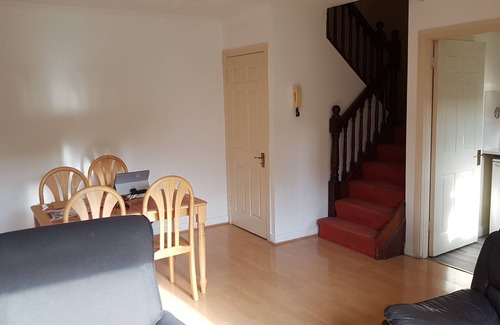 Ranelagh House | Spacious and quiet double bedroom with garden view in townhouse