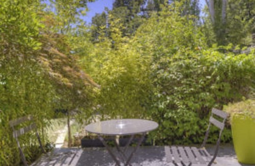 Venelles House | Spacious and refined room, swimming pool