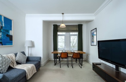 Pill Apartment | Spacious Apartment, 10 mins drive to Clifton
