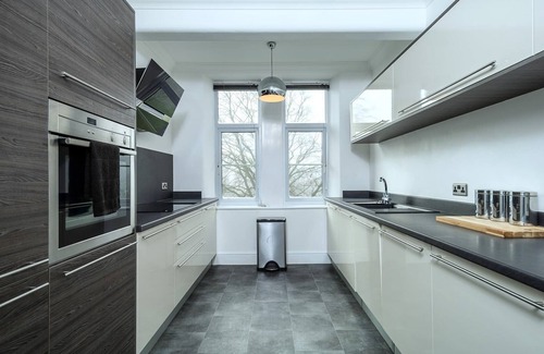 Pill Apartment | Spacious Apartment, 10 mins drive to Clifton