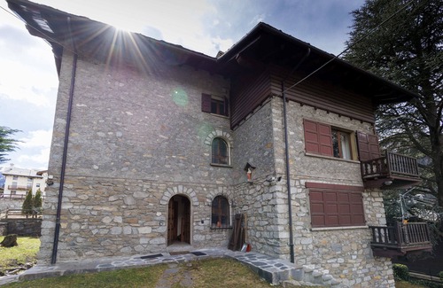 Courmayeur Apartment | Spacious apartment a few steps from the beautiful ski slopes of Courmayeur