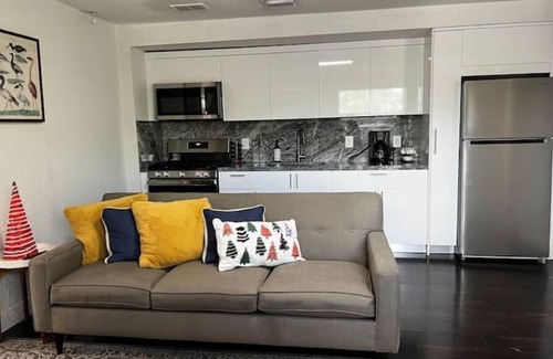 Hialeah Apartment | Spacious Apartment Central Located