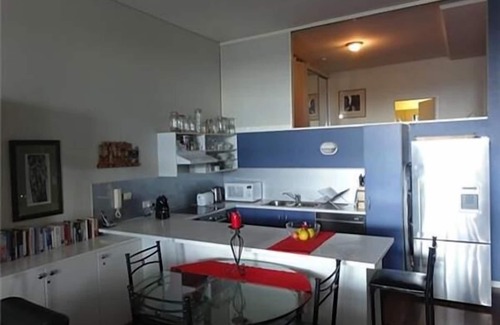 Camperdown Apartment | Spacious Apartment, High Ceilings, Secure Parking