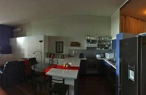 Camperdown Apartment | Spacious Apartment, High Ceilings, Secure Parking