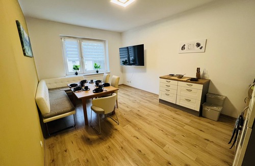 Stahlwerk Weitmar Apartment | Spacious Apartment I 7 Beds I 3 Sleeping Room I Fast Wifi I Balcony