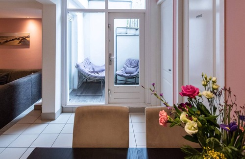 Oude Pijp Apartment | Spacious apartment in city center with private patio
