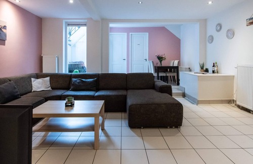 Oude Pijp Apartment | Spacious apartment in city center with private patio