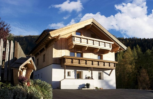Fendels Apartment | Spacious apartment in a mountain village