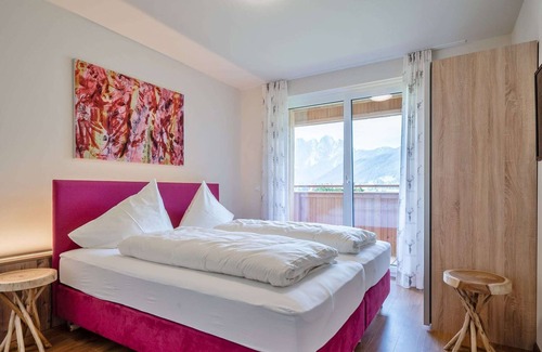 Gosau Apartment | Spacious Apartment in Gosau near Ski Area