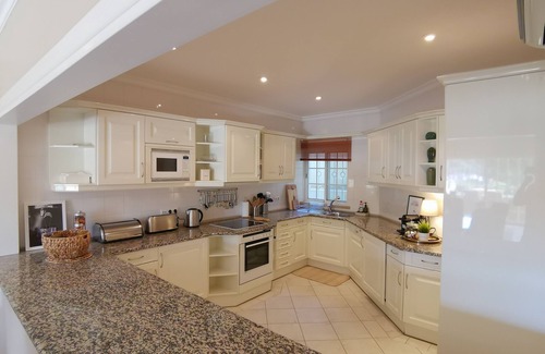 Vale do Lobo Apartment | Spacious apartment a few minutes walk from the beach, Vale do Lobo Algarve