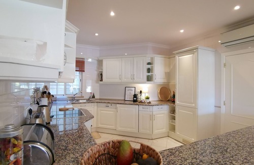 Vale do Lobo Apartment | Spacious apartment a few minutes walk from the beach, Vale do Lobo Algarve