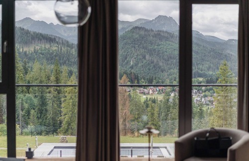 Zakopane Apartment | Spacious Apartment with Mountain Views