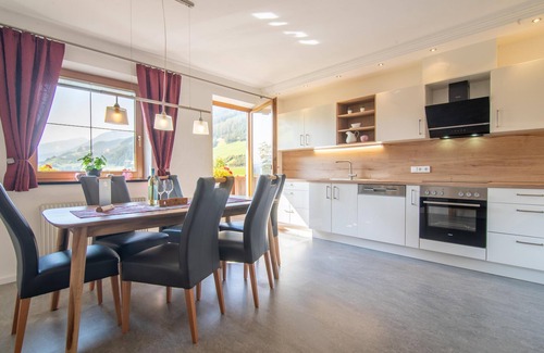 Pfons Apartment | Spacious apartment with breathtaking views
