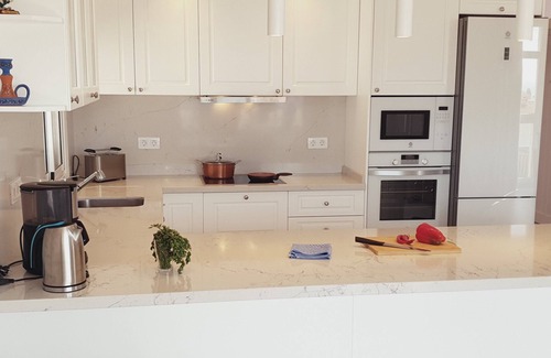Patalavaca Apartment | Spacious Apartment with Sea view!