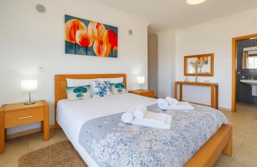 Funchal Apartment | Spacious Apartment with Huge Terrace and Swimming Pool