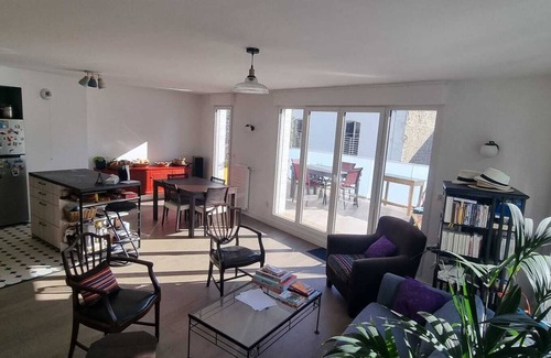 Quartier de la Goutte-d'Or Apartment | Spacious apartment with terrace at the foot of Montmartre