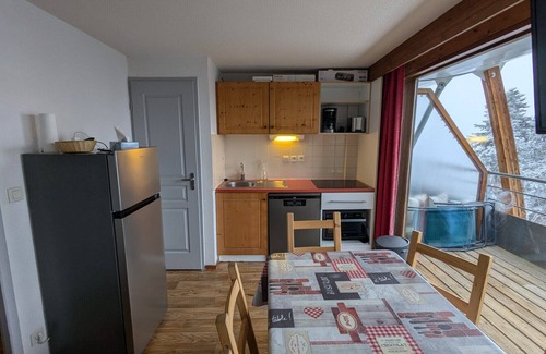Chamrousse Apartment | Spacious apt 8 ppl, terrace, near the ski station