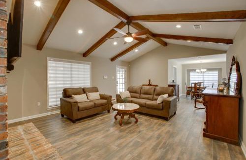 Broadmoor House | Spacious Baton Rouge Home Rental 12 Mi to LSU!