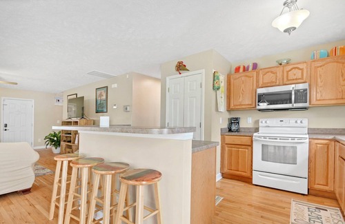 Garden City House | Spacious Beach House, Private Pool, Short Walk to the Beach, Bikes Welcome