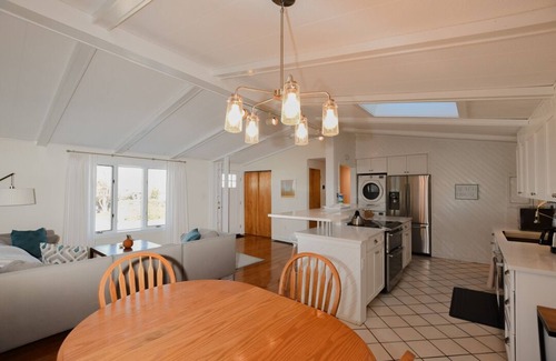 Mattituck House | Spacious Beach House, Steps to Beach