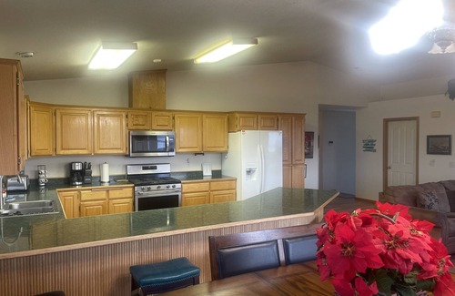 Eureka House | Spacious beachfront with panoramic views