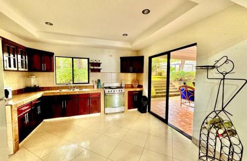 Managua House | Spacious beautiful home near Everything!