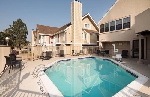 Highland House | Spacious Bi-Level Denver Loft, Living Area, Ideal for Group & Family Stays