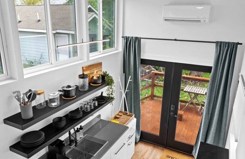 Holly House | Spacious & Bright w/ Deck - Walkable to 6th St!