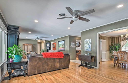 Brownwood House | Spacious Brownwood Getaway: Pets Welcome!