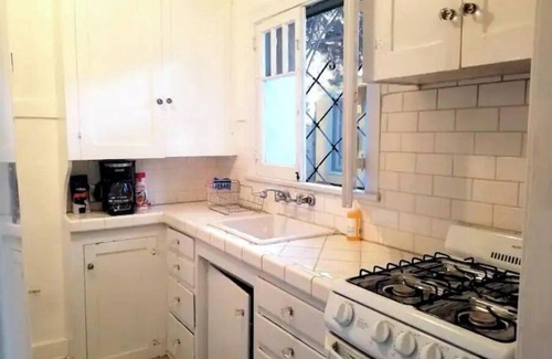 Hollywood House | Spacious Bungalow in Heart of Hollywood!