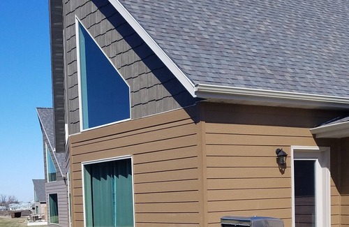 Spirit Lake Cabin | Spacious cabin! Grassy backyard! 3 Brd 2.5 bath Lots of supplies in pantry!