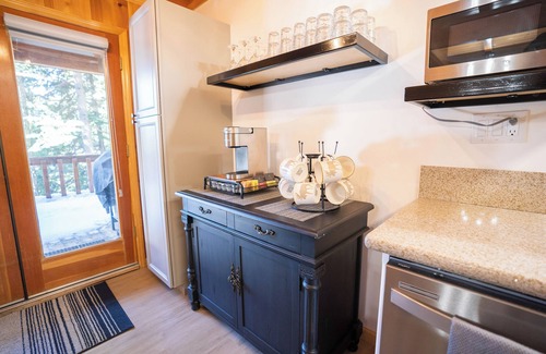 Strawberry Cabin | Spacious Cabin near Pinecrest and Dodge Ridge