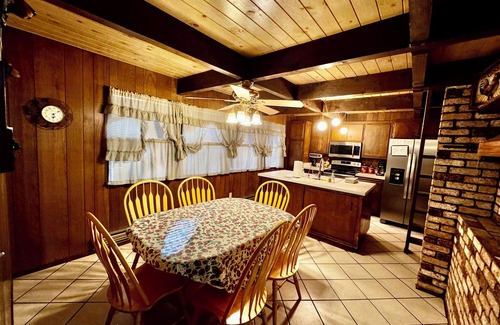 Strawberry Cabin | Spacious Cabin - Pinecrest & Dodgeridge Minutes Away